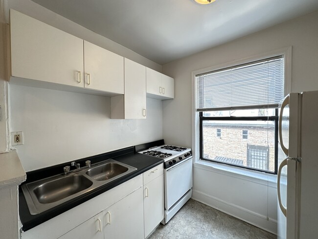 Foto del edificio - 2338 N Spaulding Ave