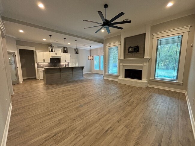 Building Photo - $250 OFF FIRST MONTH'S RENT FALL MOVE IN SPECIAL - TIBURON CUSTOM BUILT HOME THAT WILL WOW YOU!