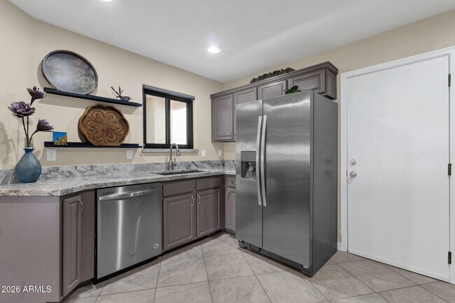 Building Photo - 16019 E Sunflower Dr