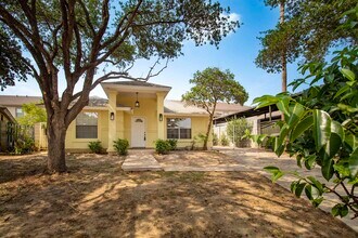 Building Photo - 304 Anthony Ln