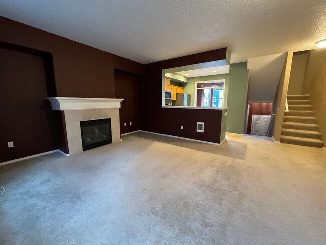 Foto del edificio - 13255 SW Yale Place ~ Fabulous Townhome