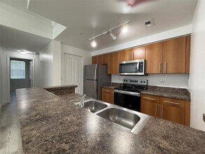 Building Photo - 5800 W Sample Rd