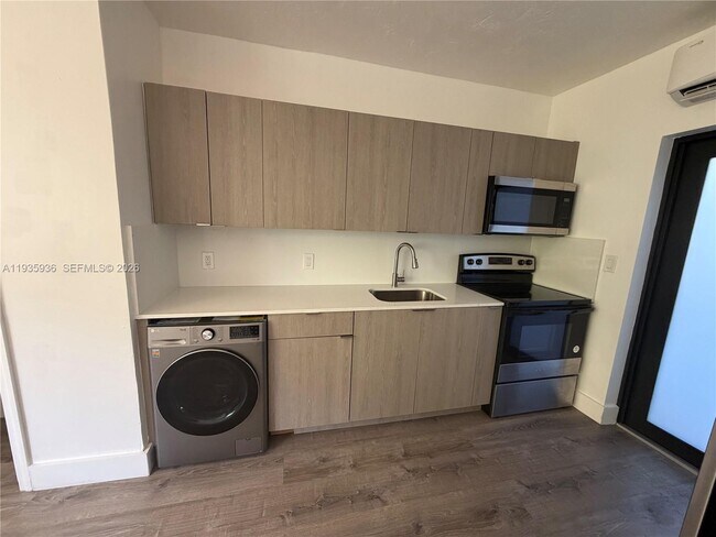 Foto del edificio - 201 SW 21st Ct