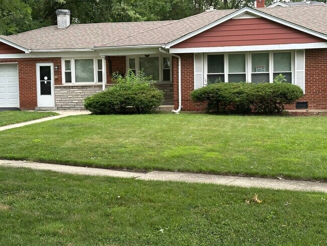 Foto del edificio - 2652 Woodworth Pl
