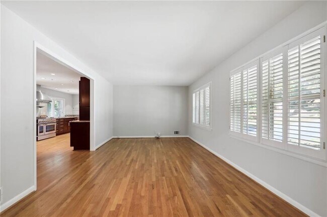 Foto del edificio - 3067 Greenbrook Way NE