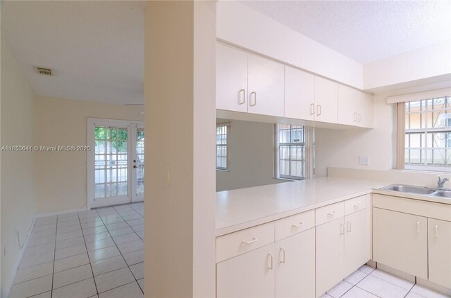 Building Photo - 3373 SW 28th Terrace