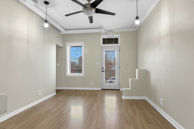 Foto del edificio - 2740 S Troy St