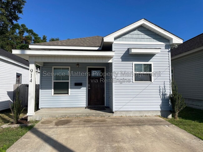 Building Photo - 914 E Wright St