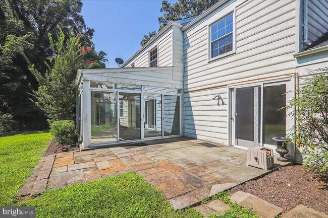 Building Photo - 8709 Sleepy Hollow Ln