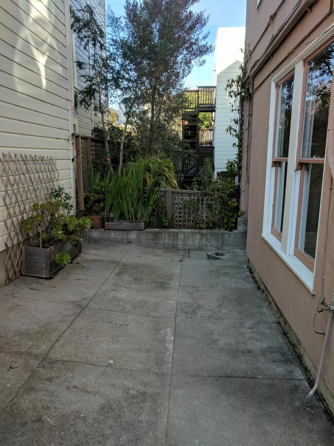 Building Photo - 3910 Cesar Chavez St