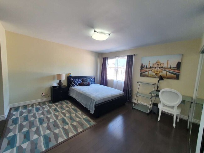Master Bedroom - 18408 Hatteras St