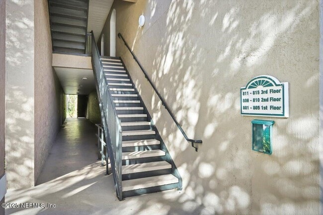 Building Photo - 10550 Baymeadows Rd