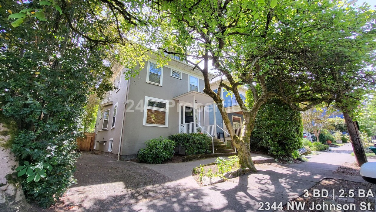 Foto principal - Beautiful Vintage 3 BD | 2.5 BA Home - Nob...
