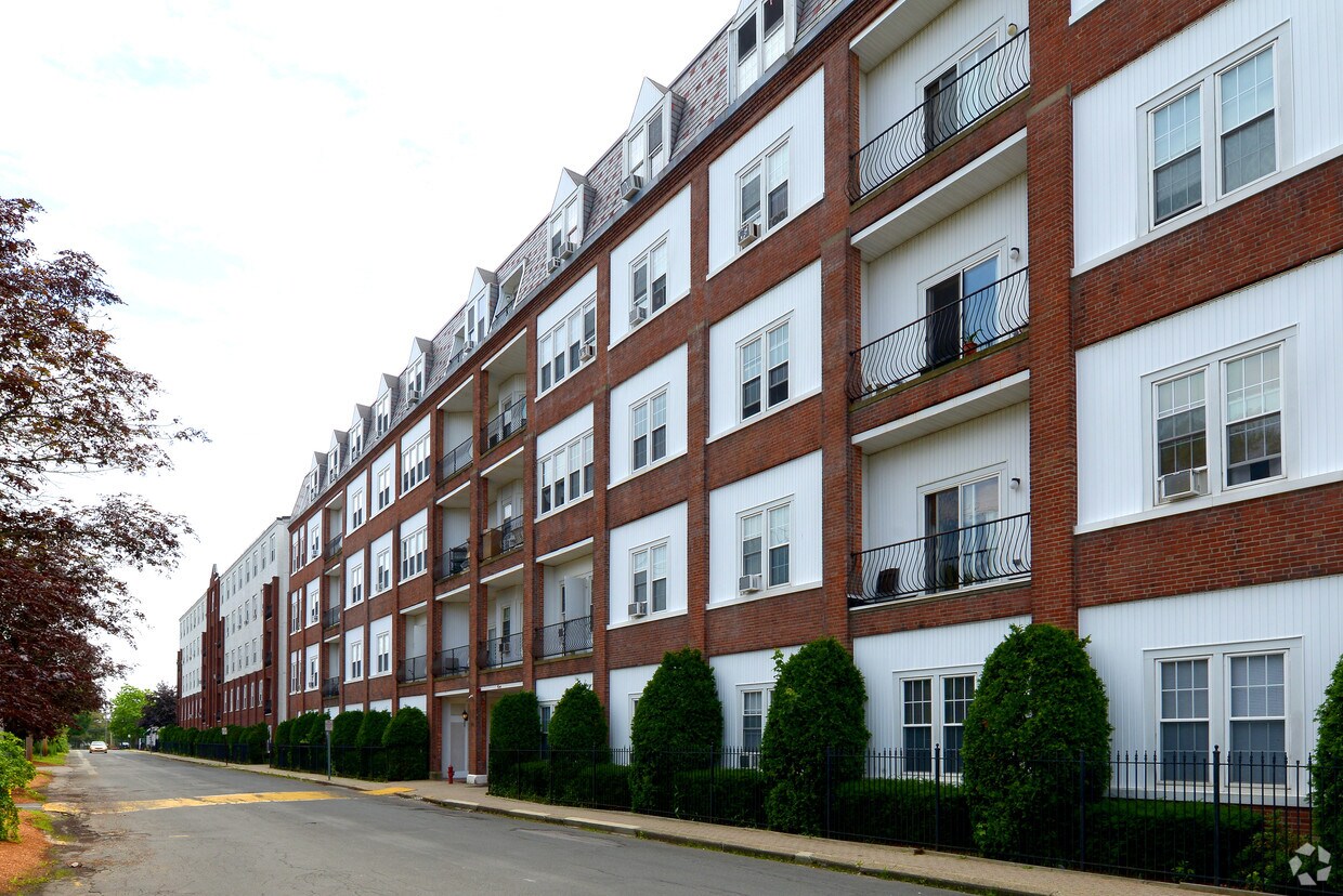 Townhouse Apartments Whitman, MA