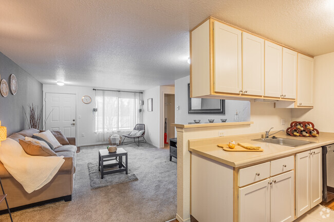 2BR, 1BA - 821SF Kitchen - Clackamas Trails Apartments