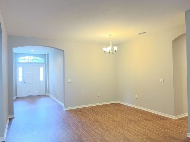 Building Photo - 481 Pheasant Dr