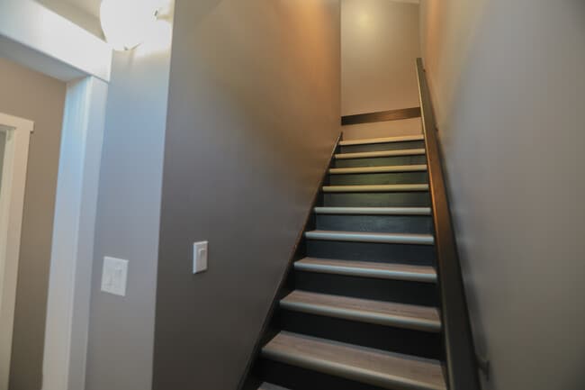Photo du bâtiment - 94 Wharncliffe Rd S