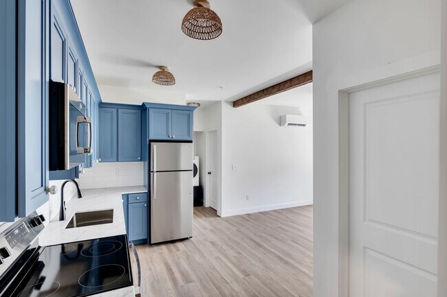 Foto del edificio - 36 Pawling Ave