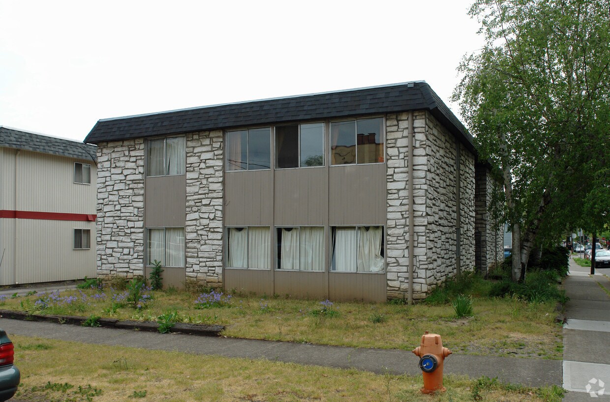 Primary Photo - 1671-1677 NW Jackson Ave