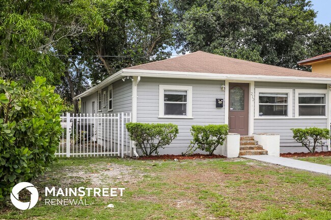 Foto del edificio - 212 Grant Dr