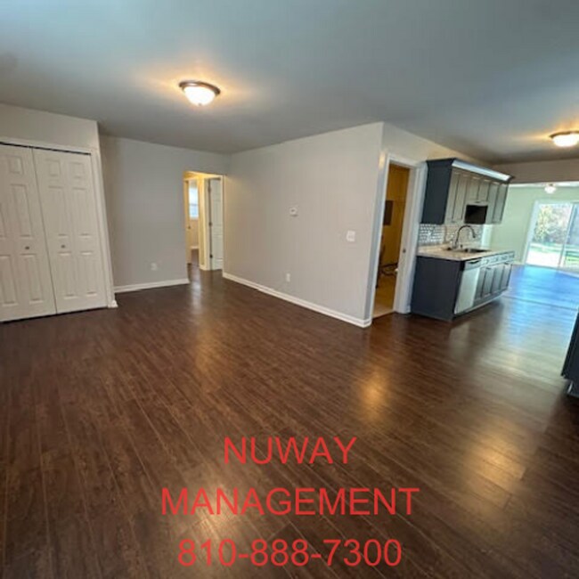 Building Photo - AVAILABLE NOW - 3 bedroom house in Grand Blanc