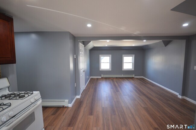 Foto del edificio - 70 Westfield Ave