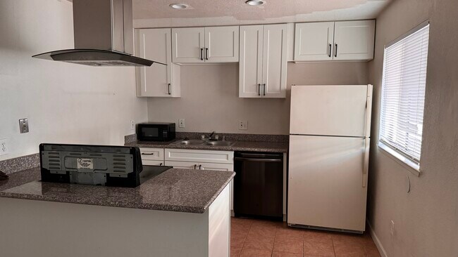 Foto del edificio - 203 Lualan Ln