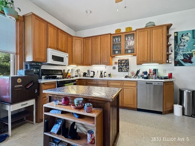 Foto del edificio - 3833 Elliot Ave