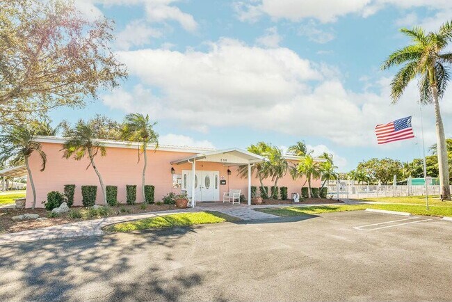 Foto del edificio - 450 North Blvd