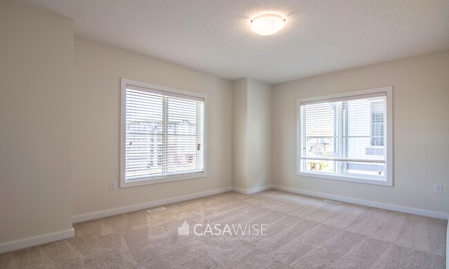 Building Photo - 655-655 Watt Blvd SW