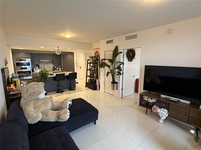 Foto del edificio - 7661 NW 107th Ave