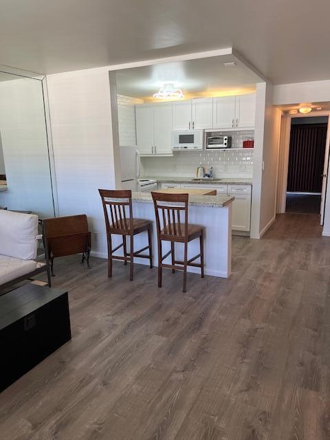 Foto del edificio - 127 Westbury E