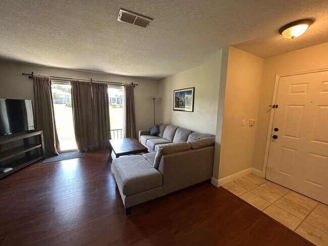Foto del edificio - 2/2 Windsor Park Condo