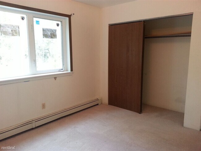 Building Photo - 2 br, 1 bath 4plex - 4830 Da Niece St 4830...