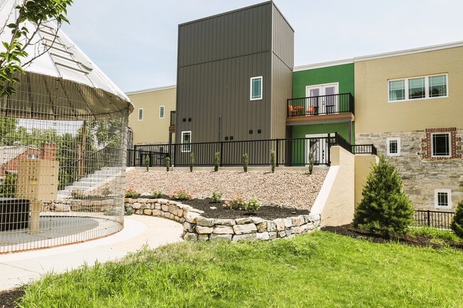 Building Photo - Spring Lake Apartments