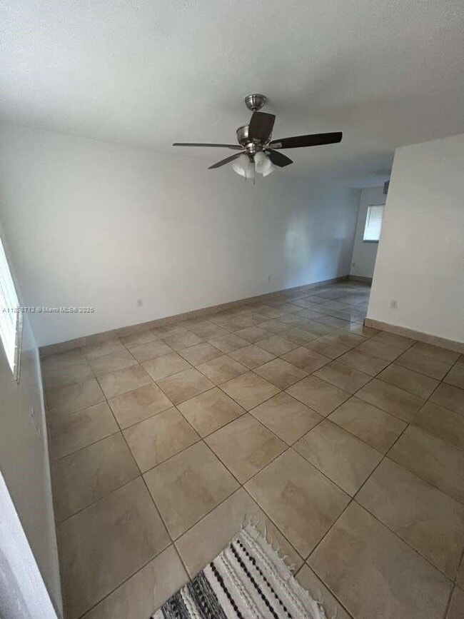 Foto del edificio - 1905 SW 99th Terrace