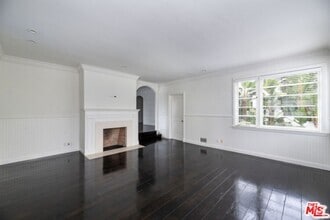 Building Photo - 9243 Doheny Rd