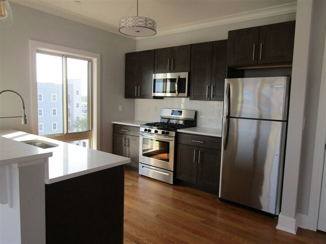 Building Photo - 3 Perrine Ave