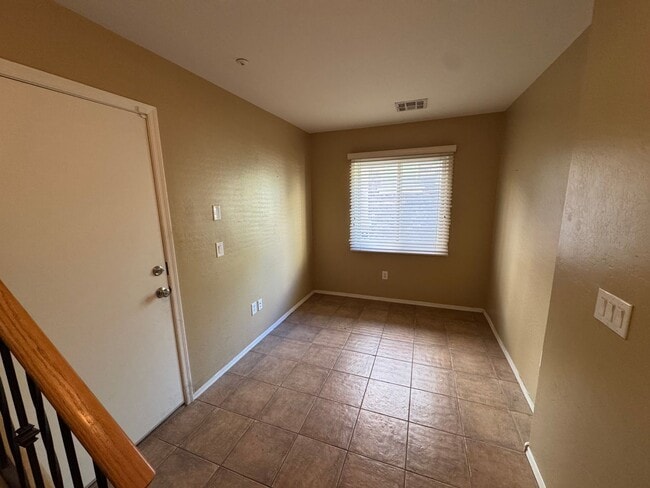 Building Photo - 4062 E Windsor Dr