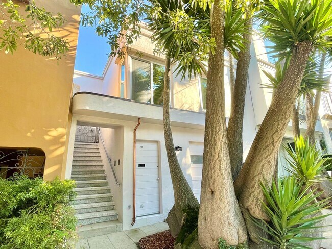 Foto del edificio - 3BR/1BA Noe Valley Single Family! 2 Car Pa...