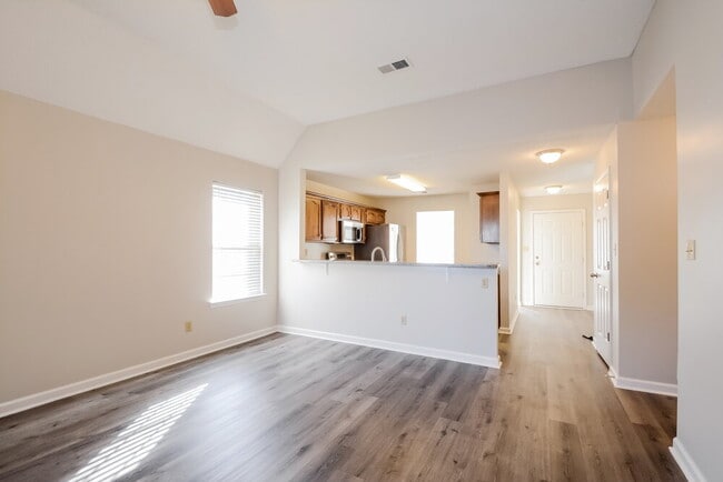 Building Photo - 8334 Regal Bend Dr
