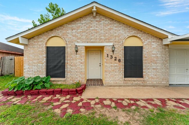 Building Photo - 1326 Kappa St