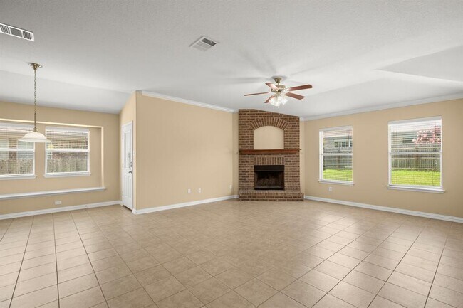 Foto del edificio - 2417 Chimney Rock Rd