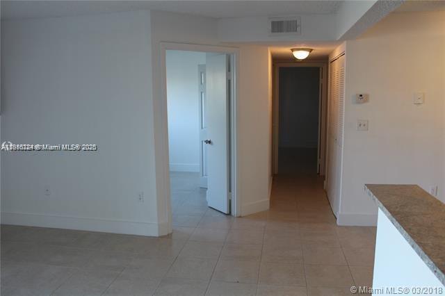Foto del edificio - 250 Palm Cir W