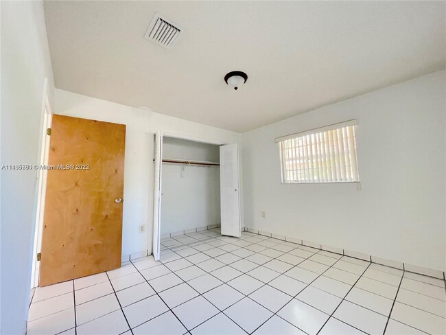 Foto del edificio - 3560 SW 25th St