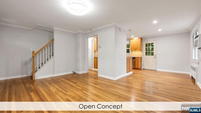 Foto del edificio - 464 Dorchester Rd