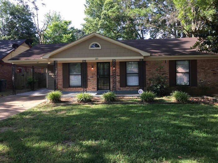 Primary Photo - 3211 Morningview Dr