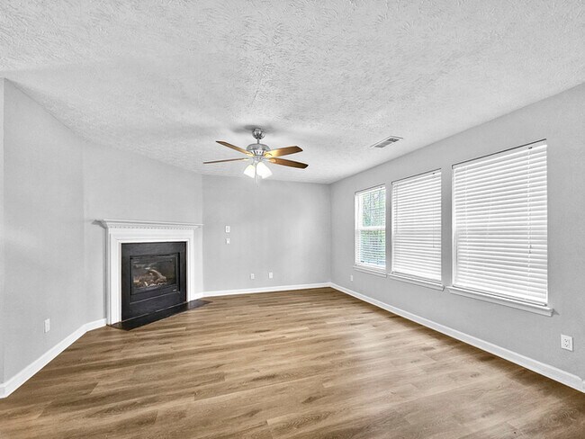 Foto del edificio - 1236 Liriope Ln SE