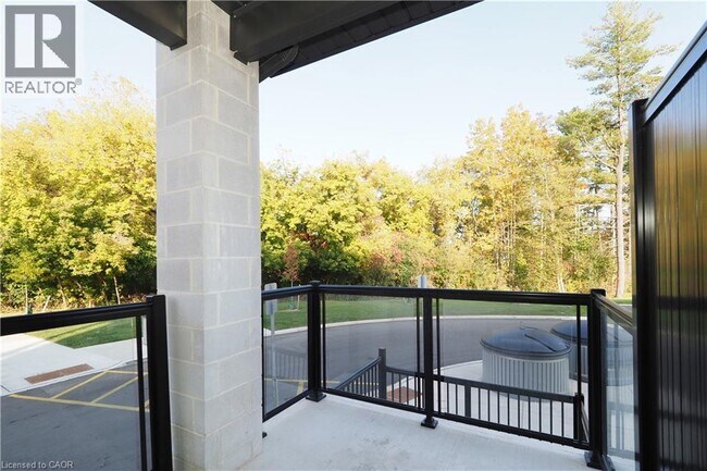 Photo du bâtiment - 25 Isherwood Ave