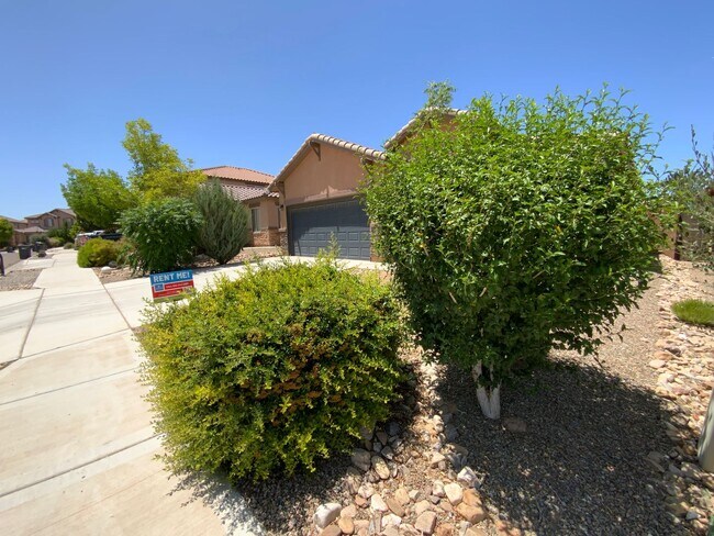 Foto del edificio - 3 Bedroom Single Story Home in Loma Colora...